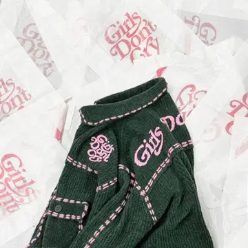 PHINGERIN x Girls Don't Cry 가디건