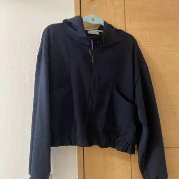 미사용 새상품 ALBOVE 이브 후드티 블랙