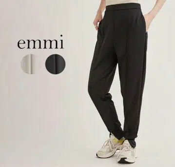택 포함 미사용 새상품 emmi 종이상자 니트 조거 팬츠 블랙 1