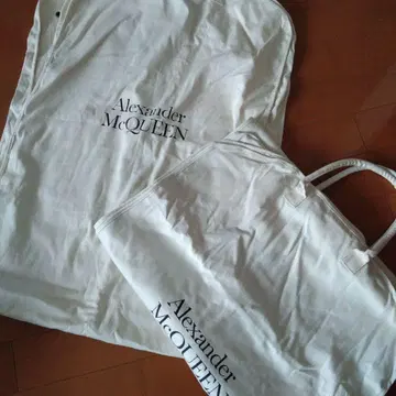 Alexander McQueen 가먼트 백 2세트