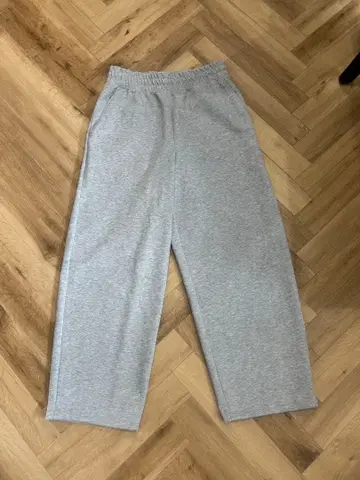 UNIQLOC 그레이 스웨트 팬츠 M 사이즈