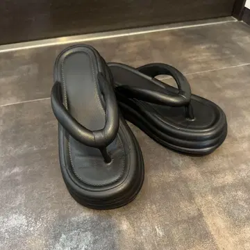 블랙 통굽 플립플랍