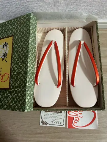 오사카 신사이바시 텐구 조리 미사용품 빨간색 그라데이션 후리소데
