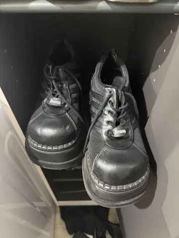 데모니아 Demonia 통굽 스니커즈 26cm