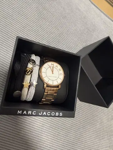 MARC JACOBS 골 시계와 팔찌 세트