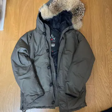 ARCTIC BAY 다운 자켓 S 사이즈 올리브 그린