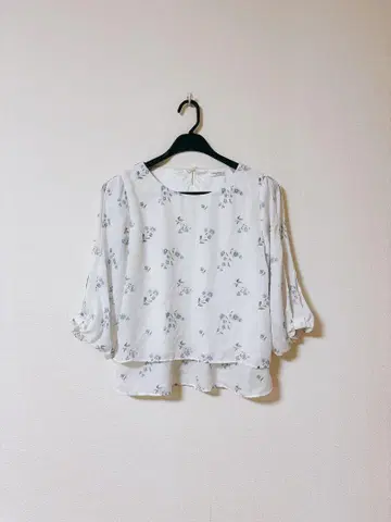 GLACIER 그라시아 꽃무늬 화이트 쉬폰 블라우스