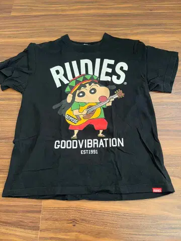 RUDIES 짱구는 못말려(크레용 신짱) 콜라보 T셔츠 블랙