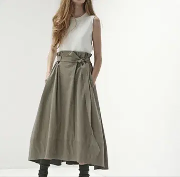 salvy 개더 롱 플레어 스커트