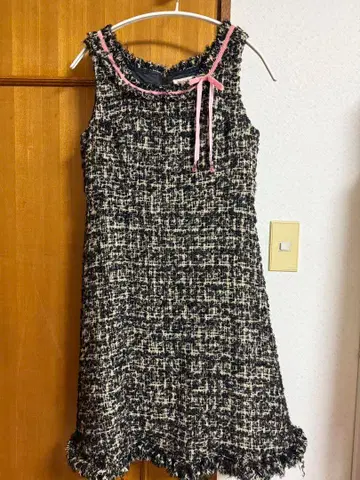 에밀리 템플큐트 트위드 원피스 오버롤 스커트