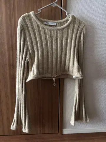 ZARA 베이지 리브 크롭 스웨터