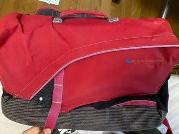 KLATTERMUSEN 메신저 백 fenja