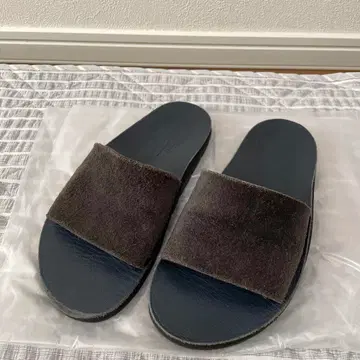 nomnative Island slipper 콜라보 샌들
