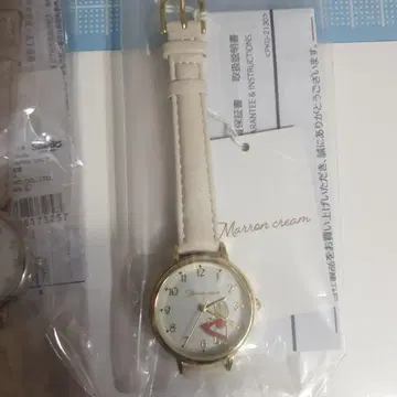산리오 마론 크림 시계