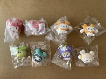 TWICE LOVELYS x SANRIO 마스코트 참 8개 세트
