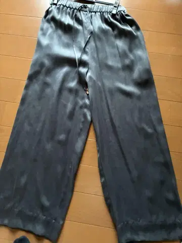 에부르 워셔블 실크 팬츠 리빙 라인