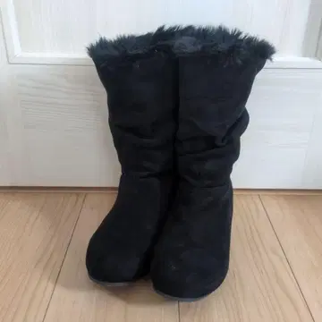 블랙 퍼 포함 무통 부츠 LL