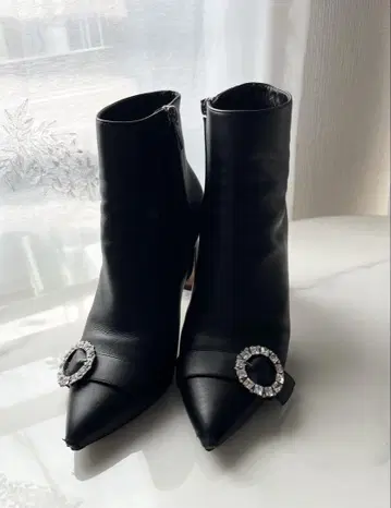 JIMMY CHOO 지미추 크리스탈 장식 가죽 부티