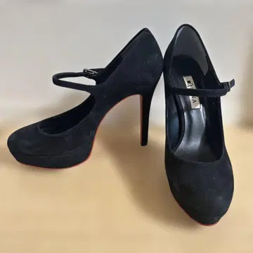 [새상품급] 다이애나 스트랩 포함 레드 밑창 핑힐 펌프스