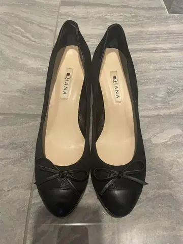 다이애나 펌프스 블랙 라메 스웨이드 24.5cm