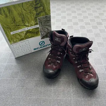 발목 고정 중급자용 등산화