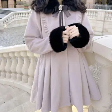 rojita 브로치 달린 도리 코트