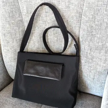 MISSONI 미쏘니 블랙 숄더백 탈부착 포켓 부착