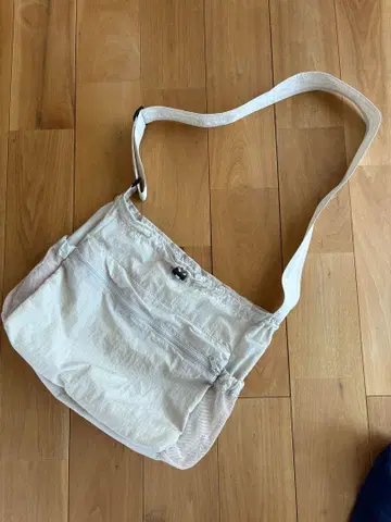 베이지 숄더백 경량