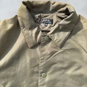 A.P.C. 올리브 나일론 코트