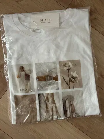 미사용 새상품 BLATE 뉴앙스 디자인 루즈 T 화이트