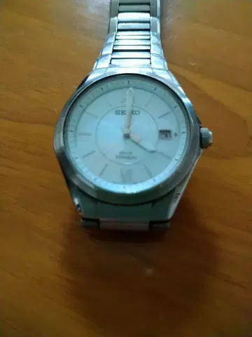 SEIKO 솔라 팔 시계 실버