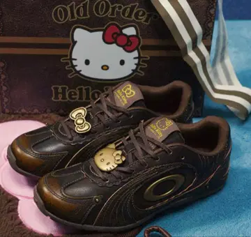 올드 오더 스니커즈