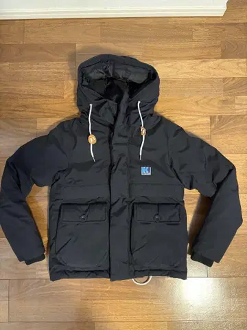 [ 가격 인하 ] Helly Hansen 블랙 다운 자켓