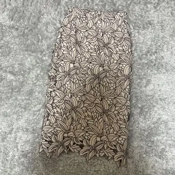꽃무늬 레이스 타이트 스커트