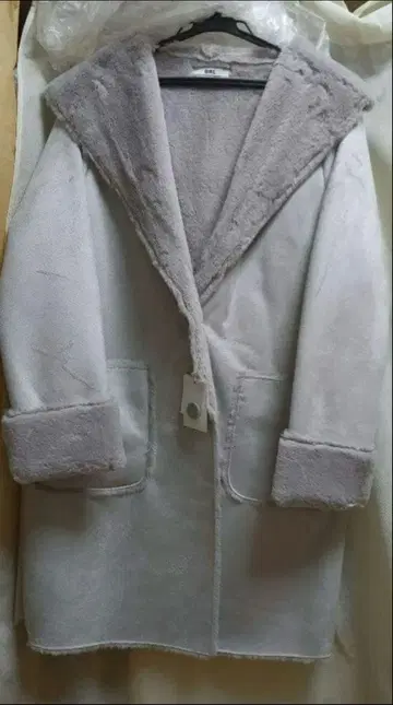 새상품 여성용 아우터 코트 무스탕 퍼 경량 M 사이즈