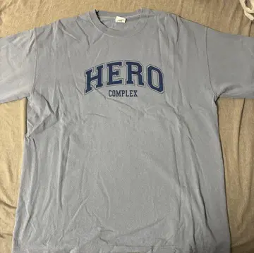 HERO COMPLEX 칼리지 T셔츠
