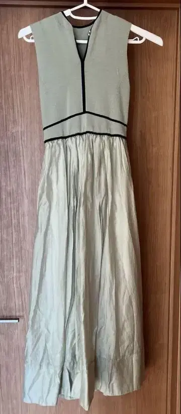 LILY BROWN 슬리브리스 롱 원피스 민트