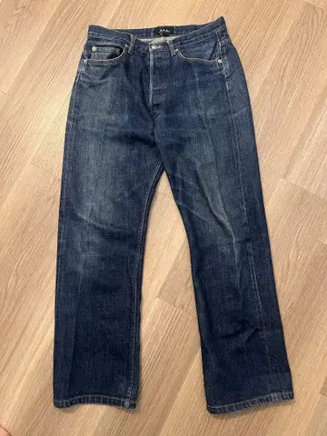 A.P.C. 다크 블루 스트레이트 데님 32