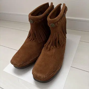 브라운 스웨이드 숏부츠 프린지