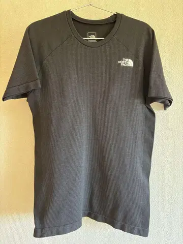 THE NORTH FACE 블랙 반팔 티셔츠 런 헬스장