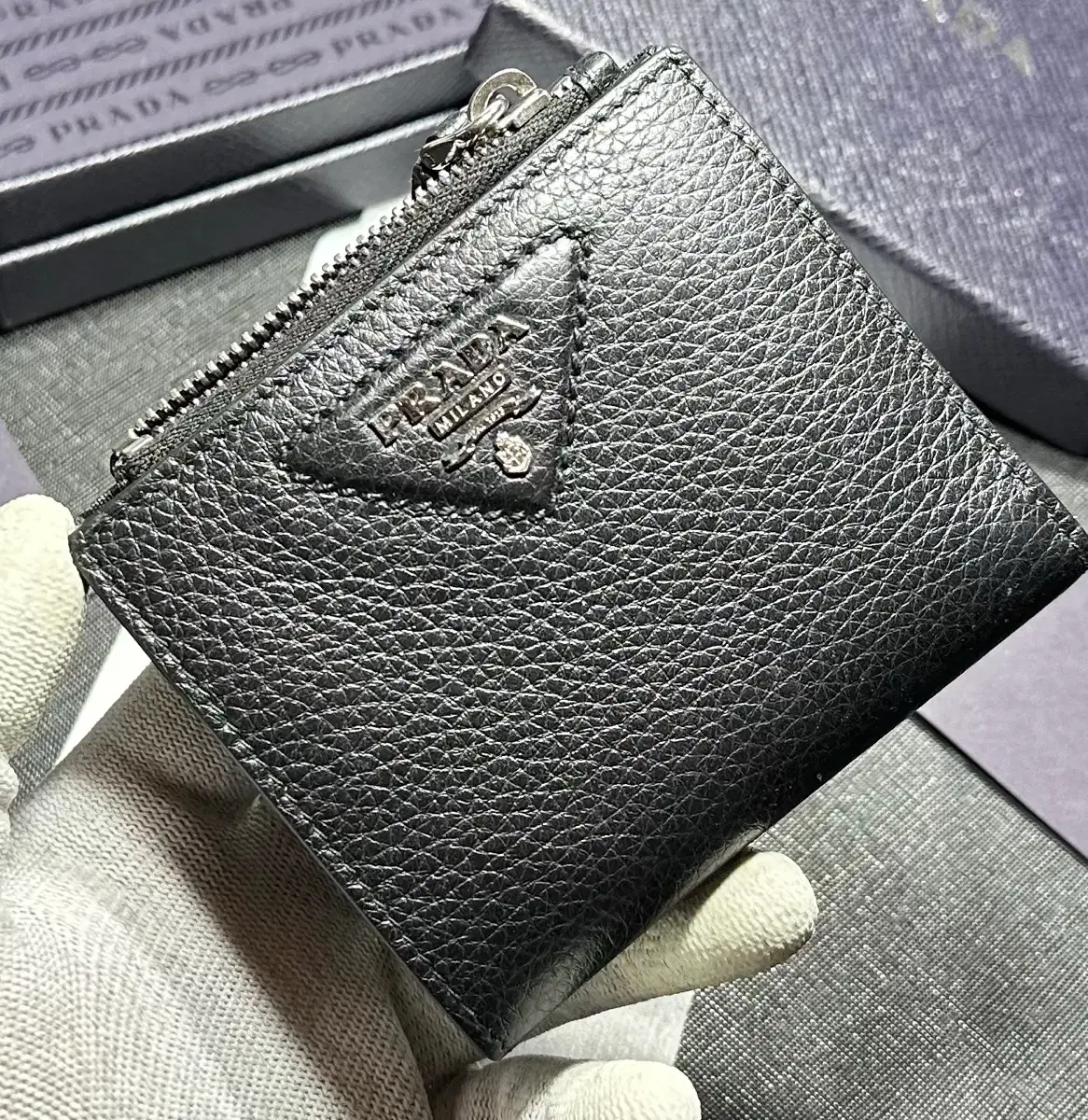 [Authentic] Prada Vitello Grain Wallet