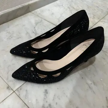 [새상품급] Launa Lea 블랙 펌프스 23.5cm 라메 글리터