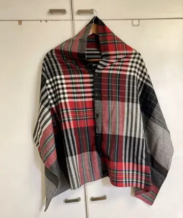 레어 색상 엔지니어드 가먼츠 버튼 숄 17FW