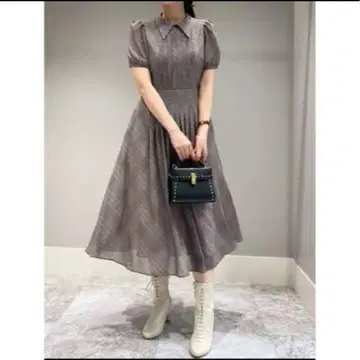 셀포드 카라 부착 프린트 원피스