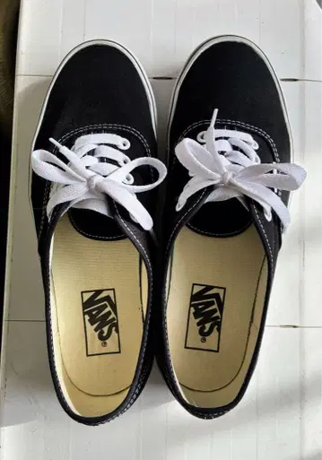 VANS 반스 AUTHENTIC 오센틱 스니커즈 블랙