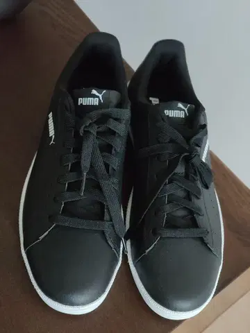 새상품 PUMA 블랙 스니커즈