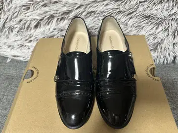 오데트 에 오딜 57932 에나멜 로퍼