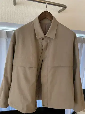 tk.takeokikuchi 베이지 블루종 자켓