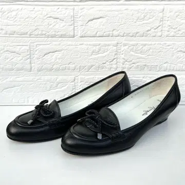 [ 컨디션 최상 ] 긴자 카네마츠 24.0cm 펌프스 블랙