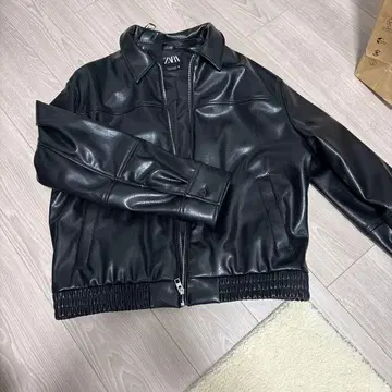 ZARA 블랙 가죽 자켓 S